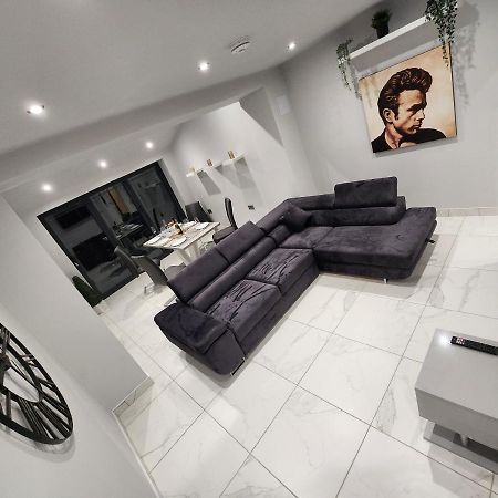 Billie Island Apartments Slaithwaite المظهر الخارجي الصورة